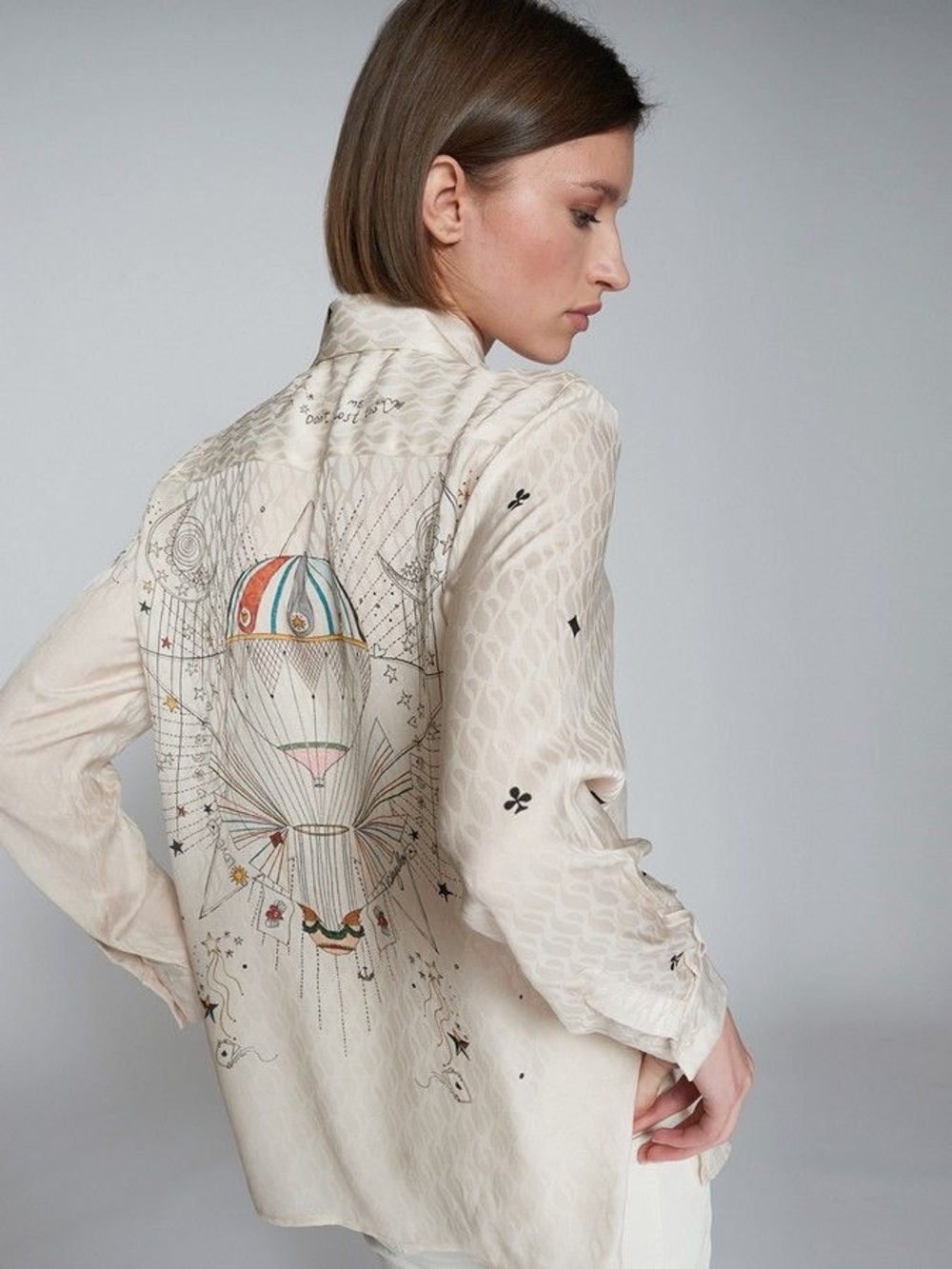 Vilagallo Irina Shirt Asymmetrical Design Alice in Wonderland Theme Size 6